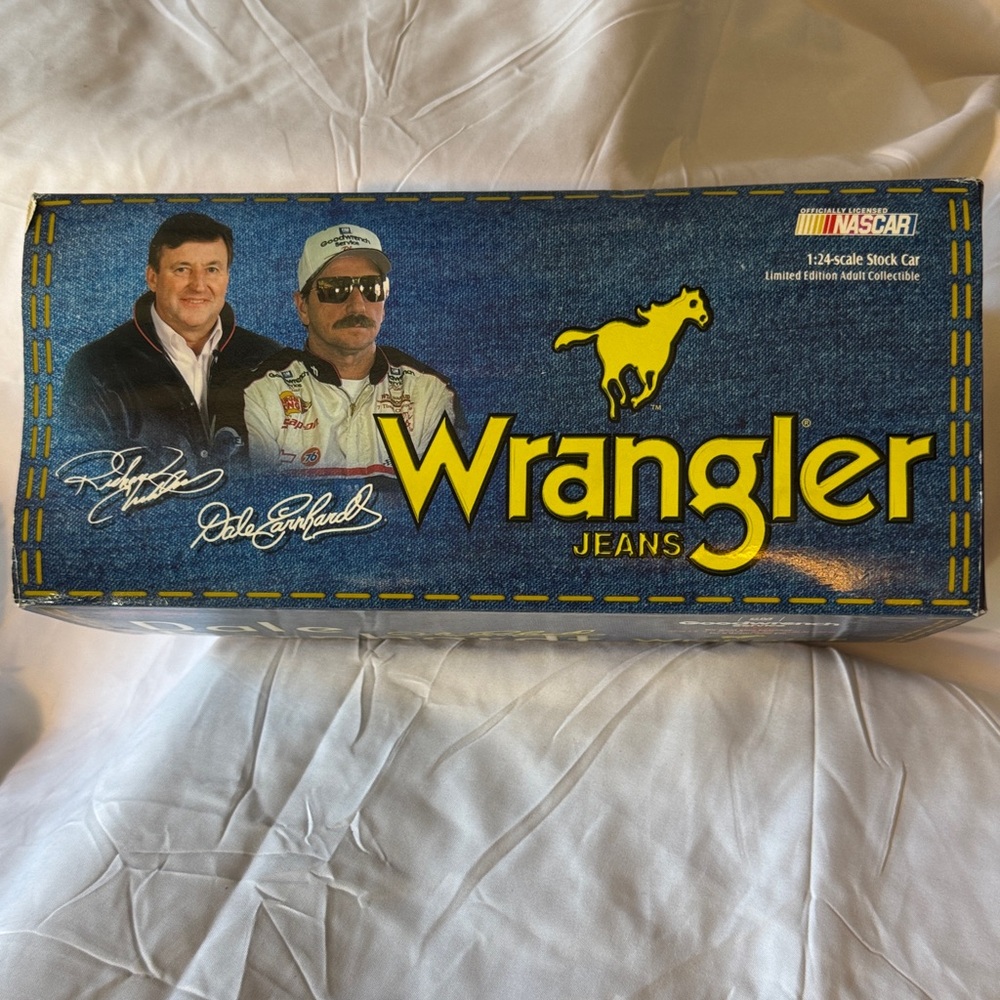 LIMITED ADDITION Wrangler Jeans Blue and Yellow NASCAR  1999